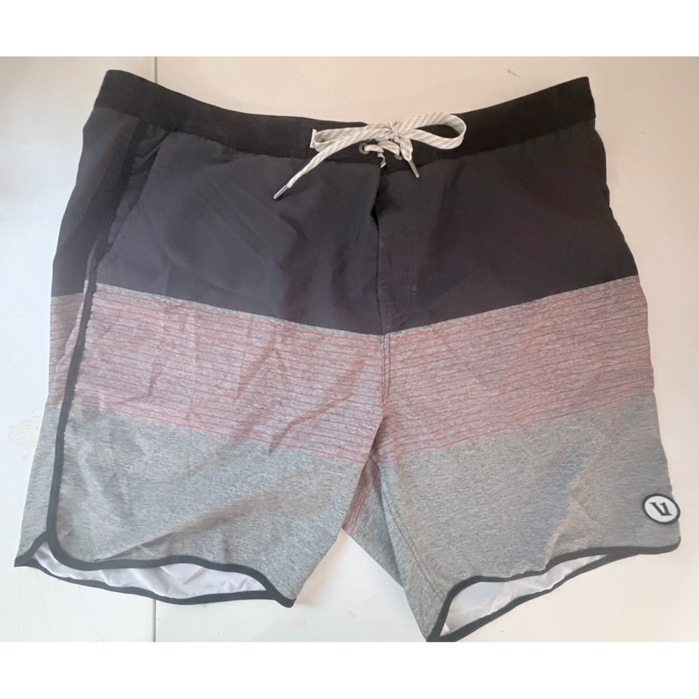 Vuori Cruise Boardshorts Men's 38 Gray Black Red Stripe 4-Way Stretch Swim